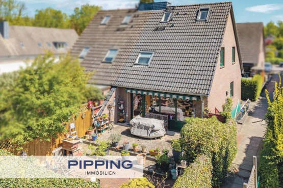 Reinbek-Neuschönningstedt: „Charmante Doppelhaushälfte mit zwei Grundstücksteilen“, 21465 Reinbek, Doppelhaushälfte
