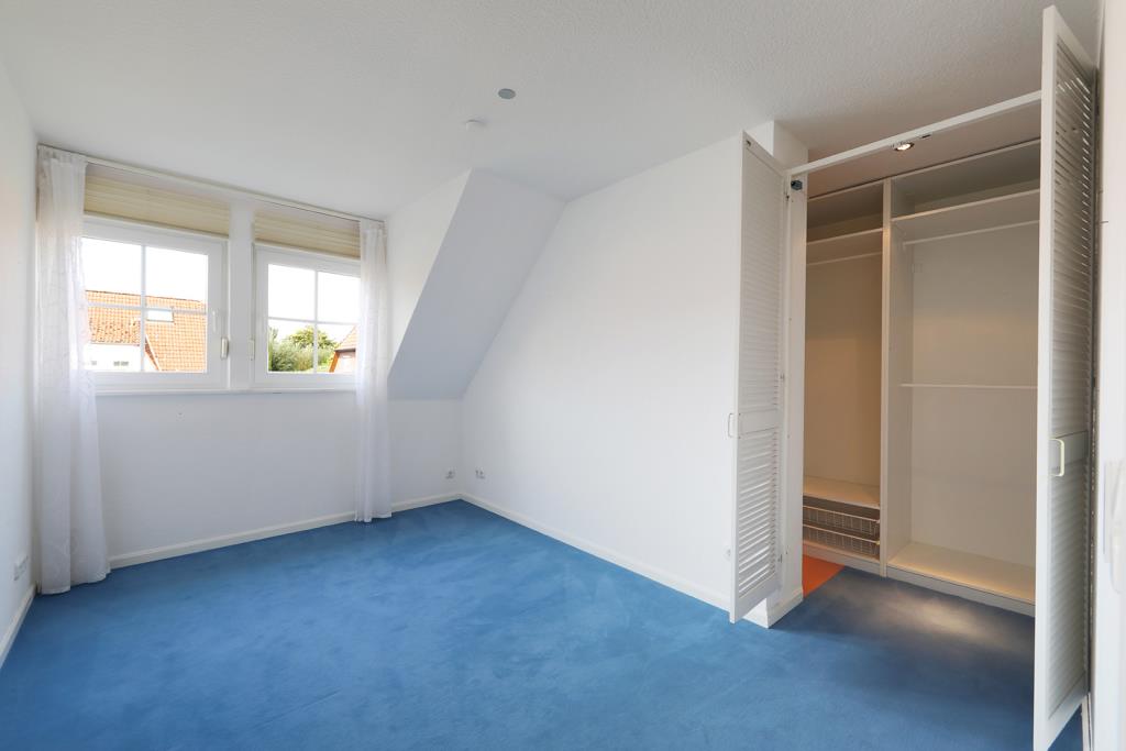 Schlafzimmer mit Ankleide