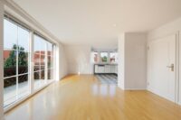 Lichterfülltes Wohnzimmer