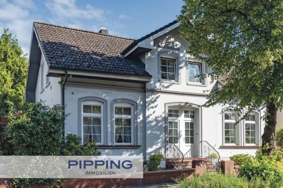 Wie aus dem Bilderbuch: „Ensemblegeschütztes Zweifamilienhaus mit traumhaftem Gartenbereich“, 21029 Hamburg, Einfamilienhaus