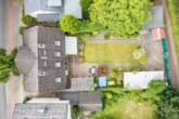 Grundstücksbild - Wie aus dem Bilderbuch: „Ensemblegeschütztes Zweifamilienhaus mit traumhaftem Gartenbereich“