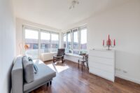 Lichterfülltes Zimmer