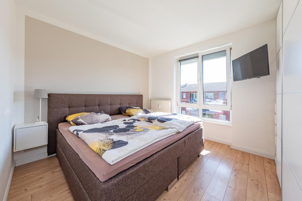 Großzügiges Schlafzimmer