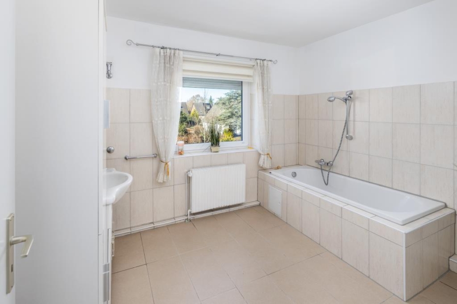 Vollbad mit Dusche