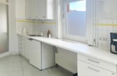 Personalküche - Im Zentrum von Geesthacht: „Großzügige Bürofläche in direkter Lauflage.“