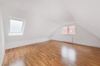 Großzügiges Schlafzimmer