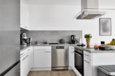 Offene Küche - In modernem Neubau: „Stilvolle 3‑Zimmer-Maisonettewohnung mit Dachterrasse“