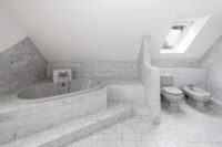 1. OG Vollbad mit Dusche