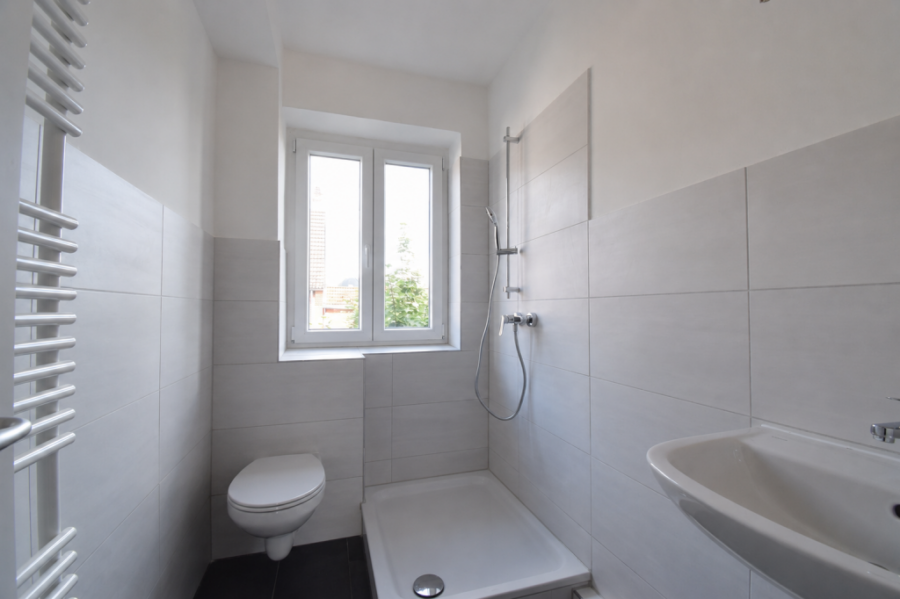 Modernes Badezimmer
