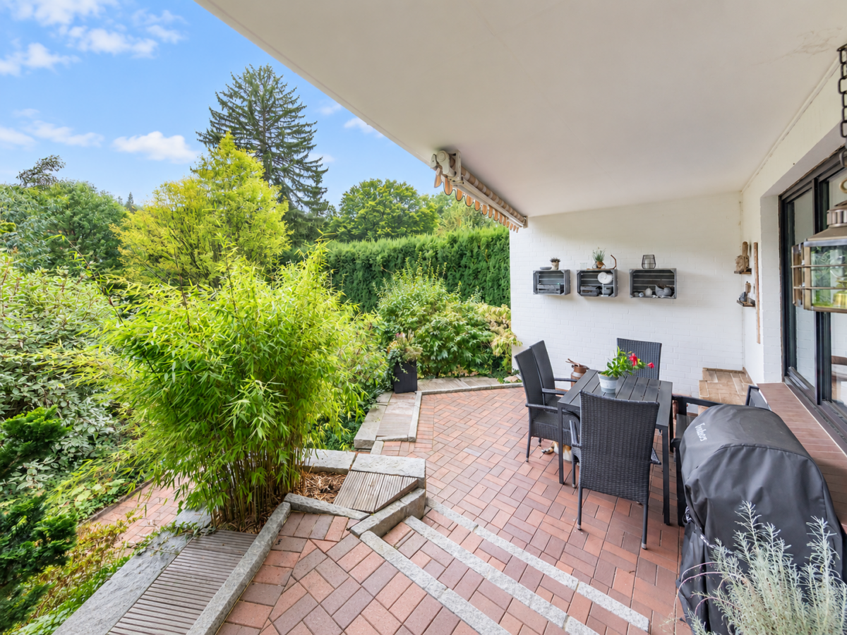 ... und Zugang zur Terrasse.